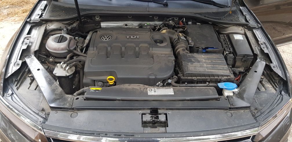 Volkswagen Passat B8 2.0 TDI RLine+Pano