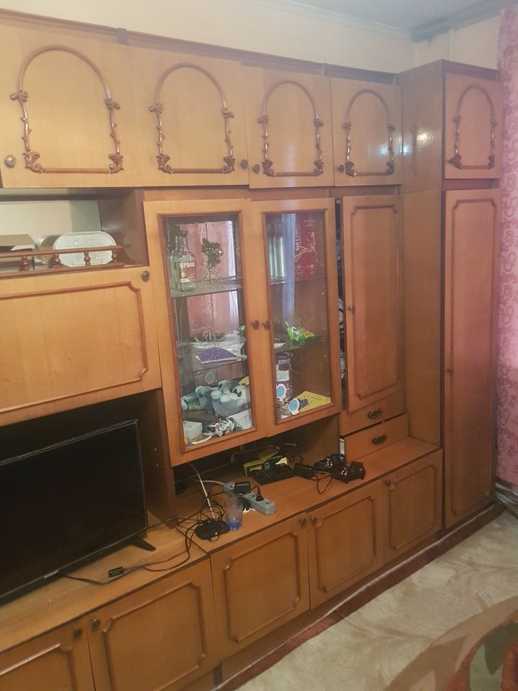 Меблева стінка, мебель, сервант