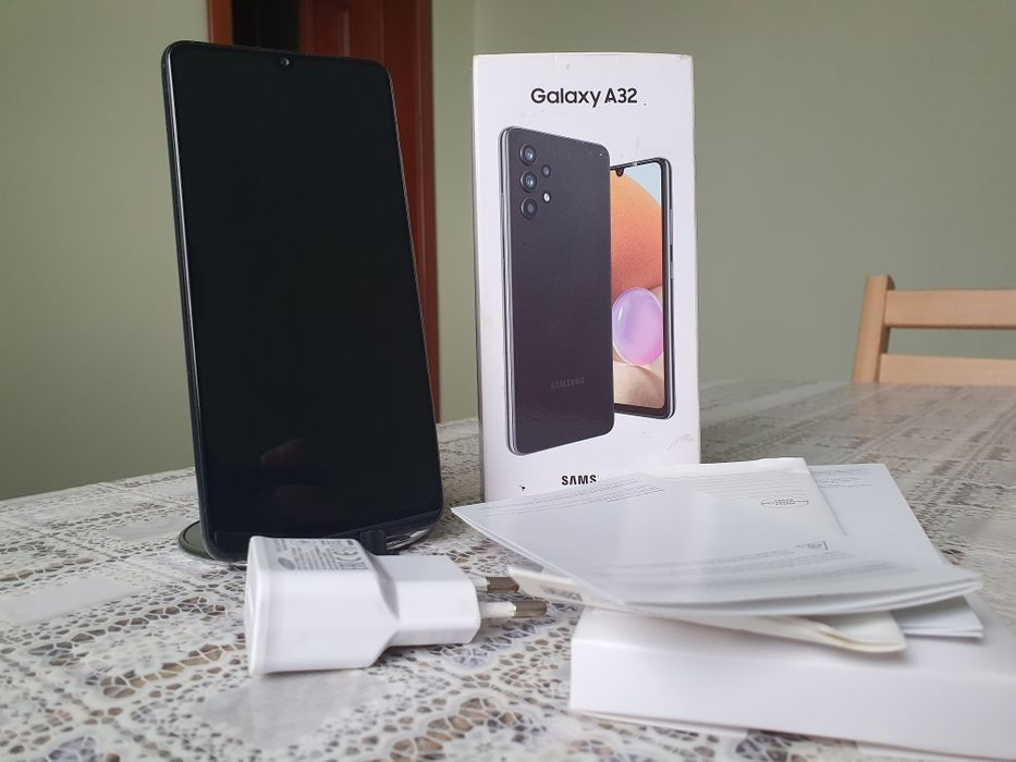 Продається Samsung Galaxy a32 128gb з коробкою. Без Вигорань
