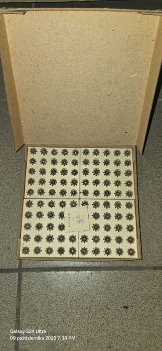 Żarowki PRL E10 13,5V 0,1A