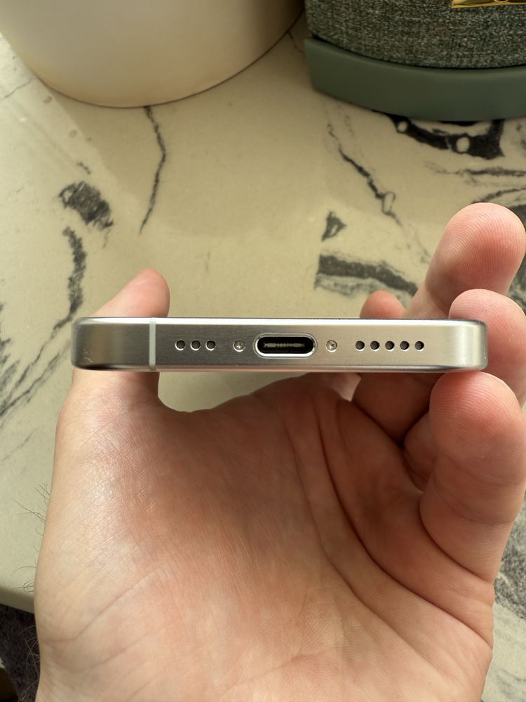 iphone 15 Pro 256GB White Titanium