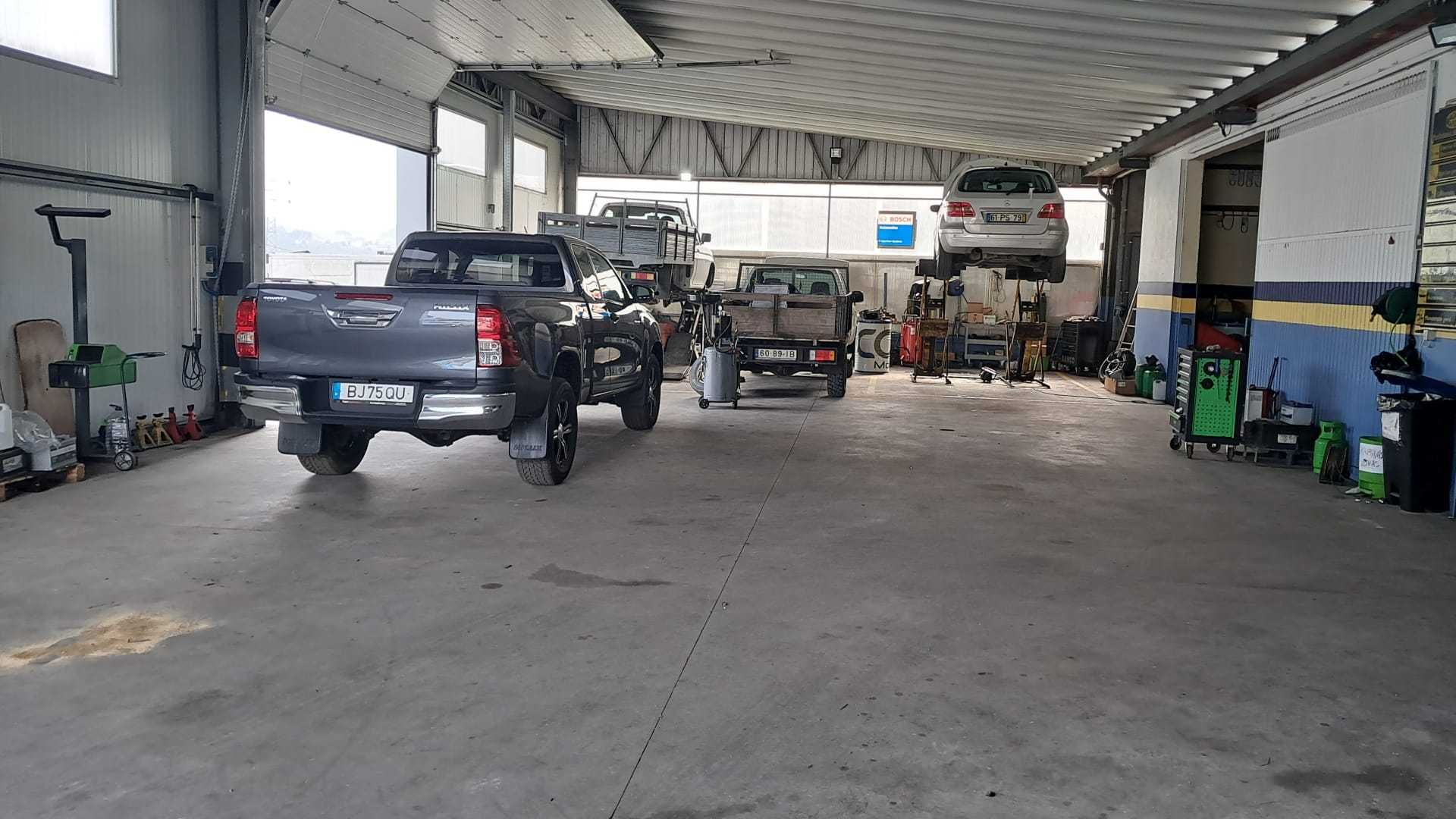 arrenda-se, vende-se, trespassa-se oficina de automóveis