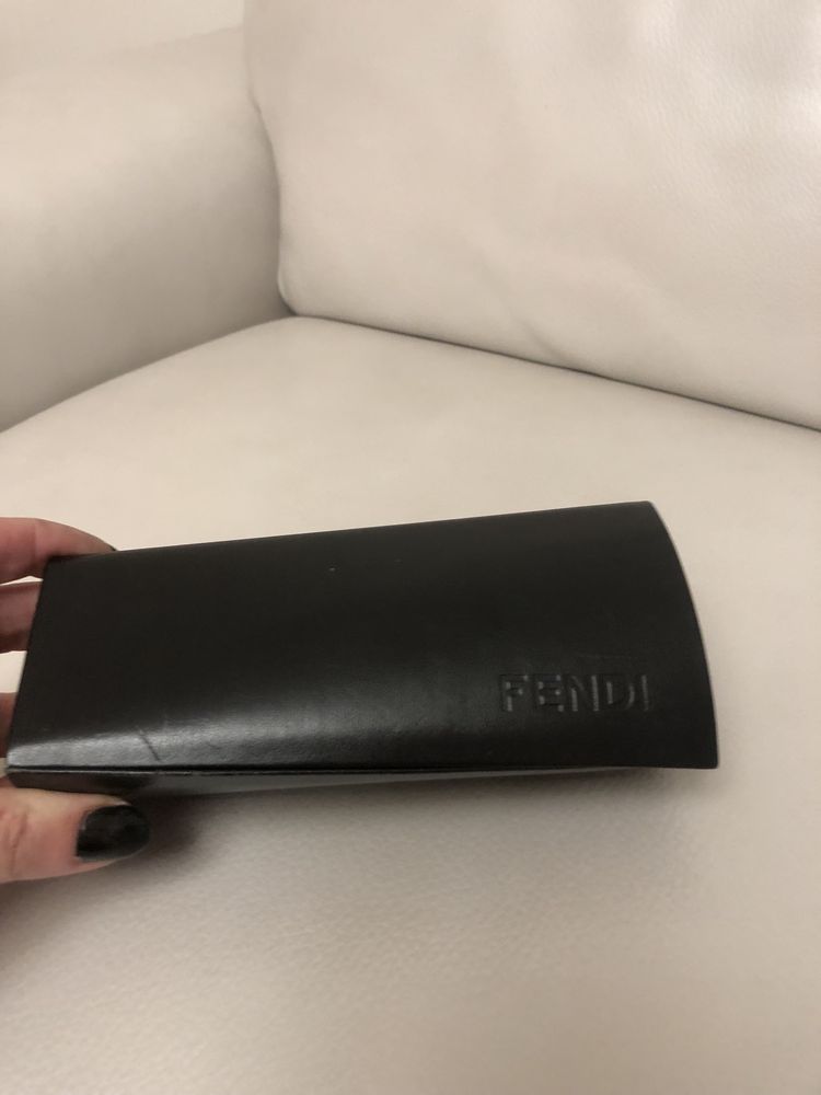 Сонцезахисні окуляри Fendi. Оригінал