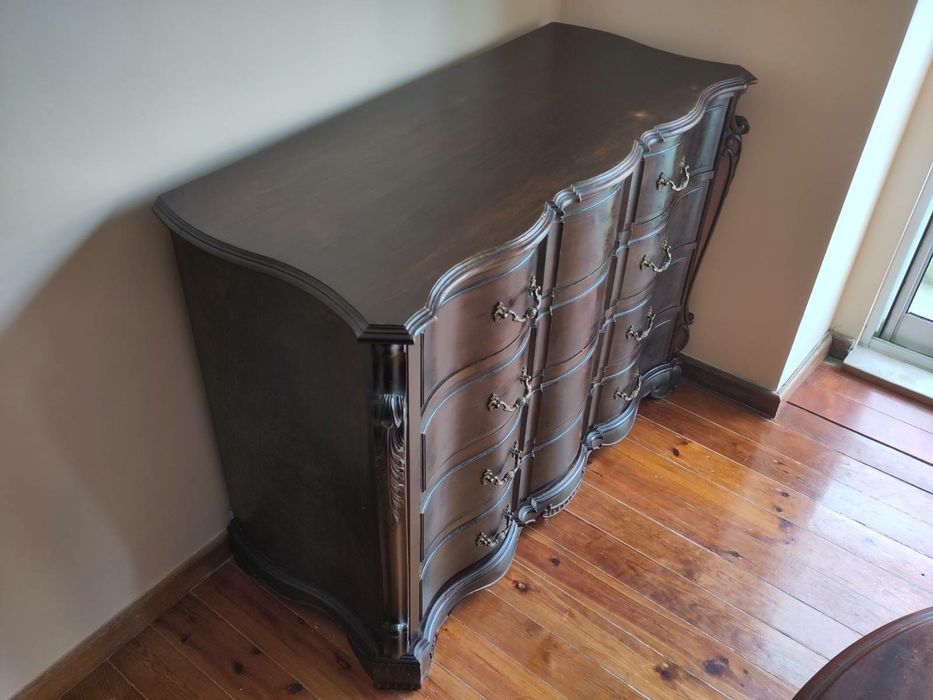 Cómoda antiga madeira maciça trabalhada curvada floral - móvel ùnico