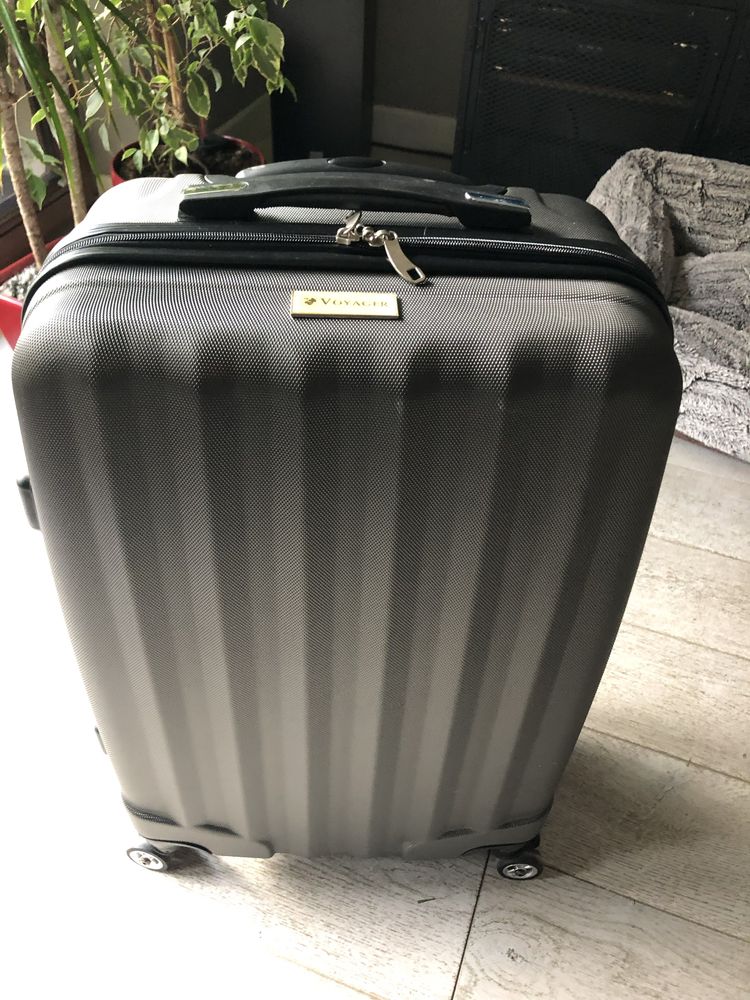 Walizaka średnia Voyager jak NOWA!