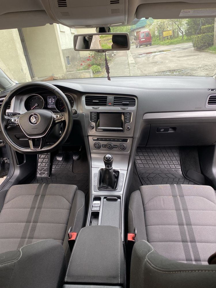 Продам Volkswagen GOLF 7