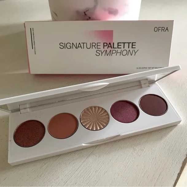 Палетка тіней і хайлайтер ofra signature eyeshadow palette symphony