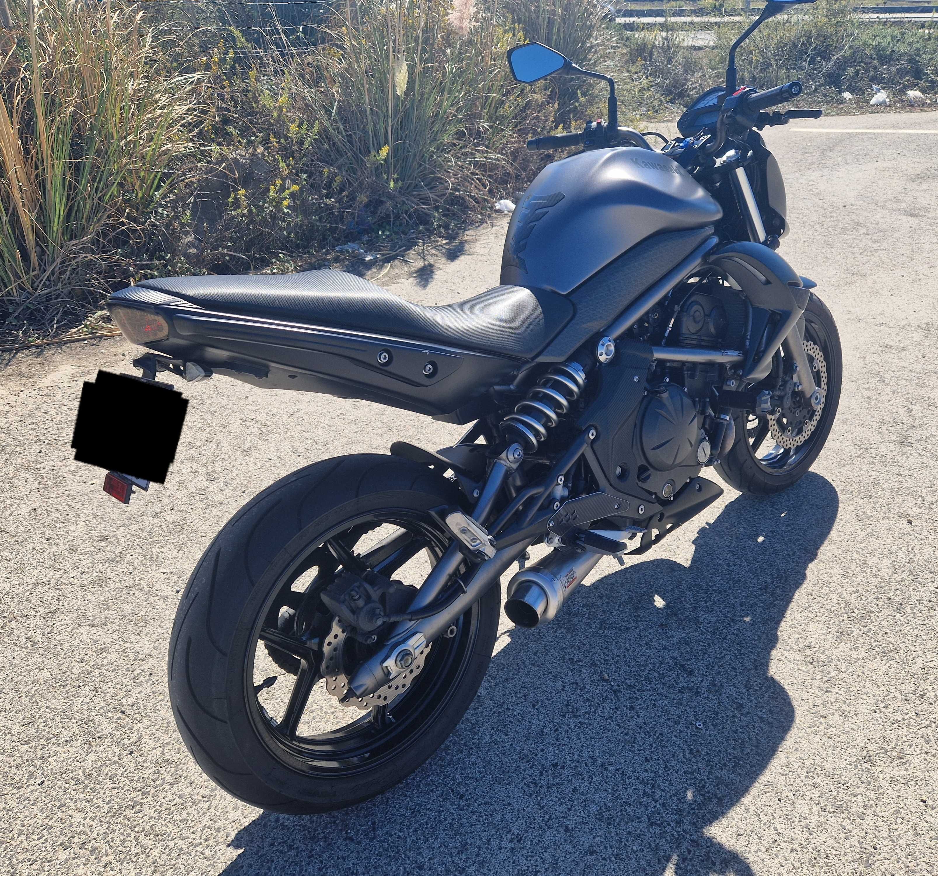 Moto Kawasaki ER6N