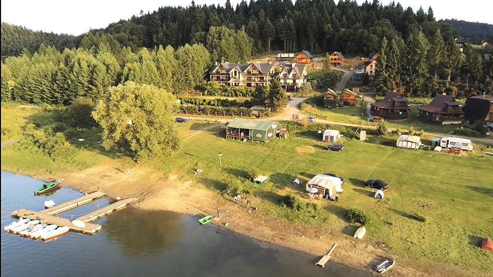Apartamenty nad samym jeziorem Bieszczady z widokiem na jezioro