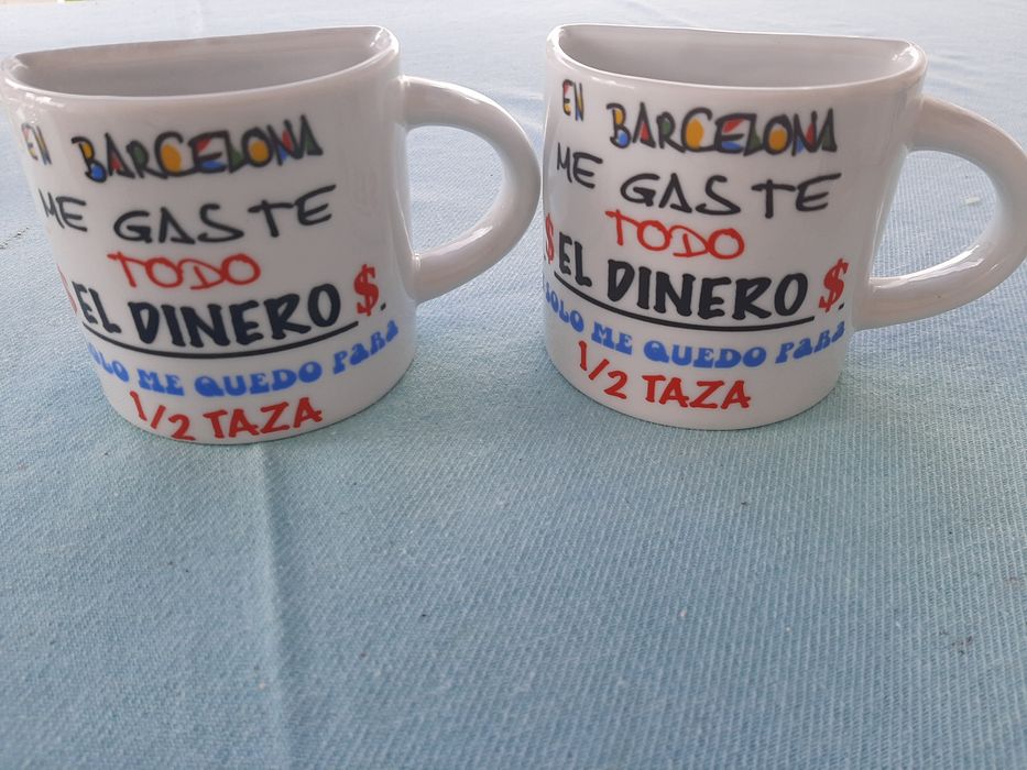 Canecas em acrilico e louça