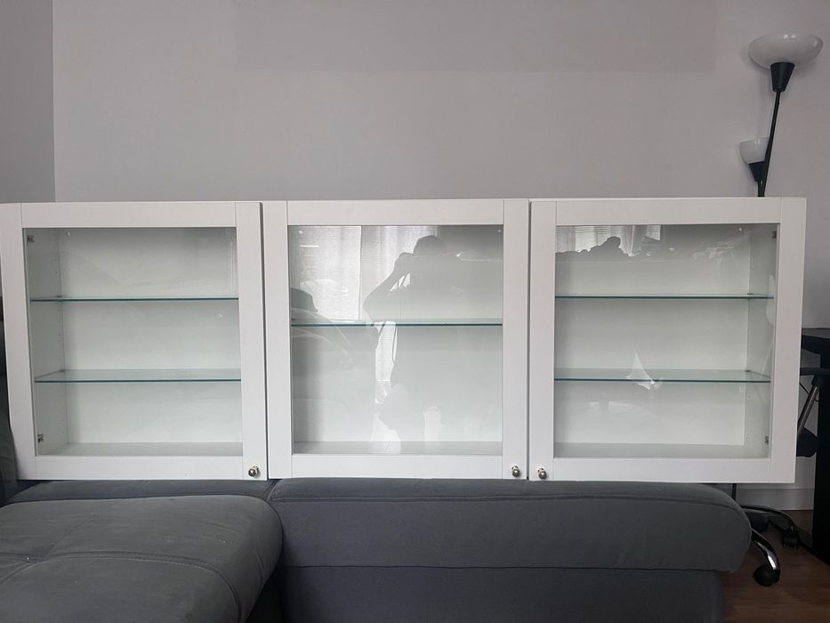 Witryna Ikea plus listwa montująca