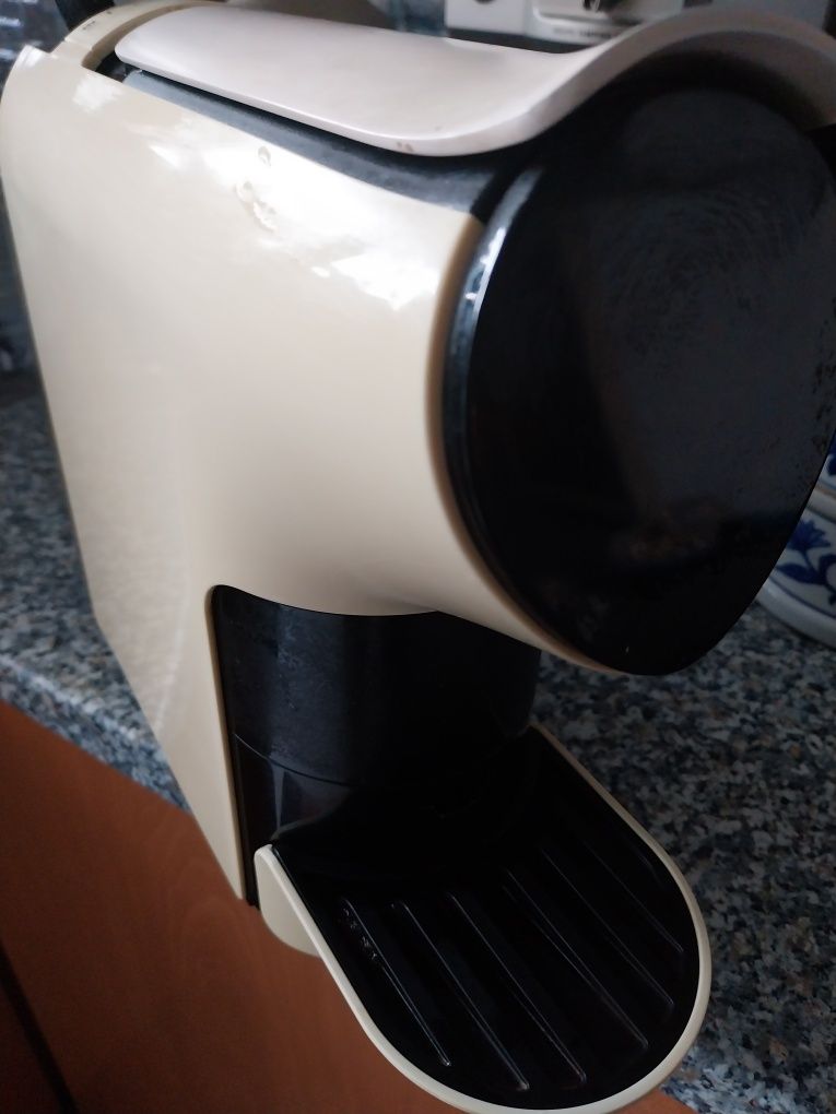 Maquina cafe  capsulas completa impecavel