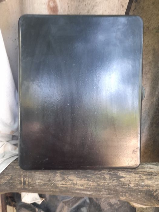 Шафа для інструментів настінна із бакеліта