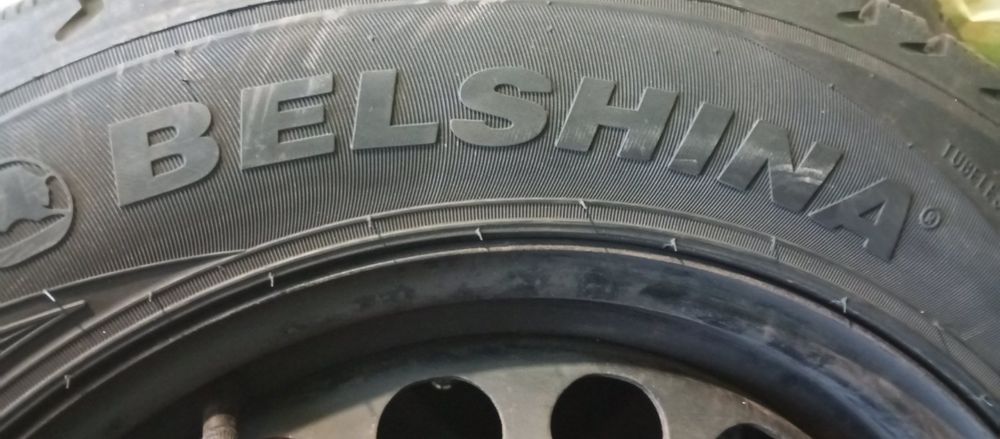4 майже нові зимові мягкі шини Belshina з дисками r16.