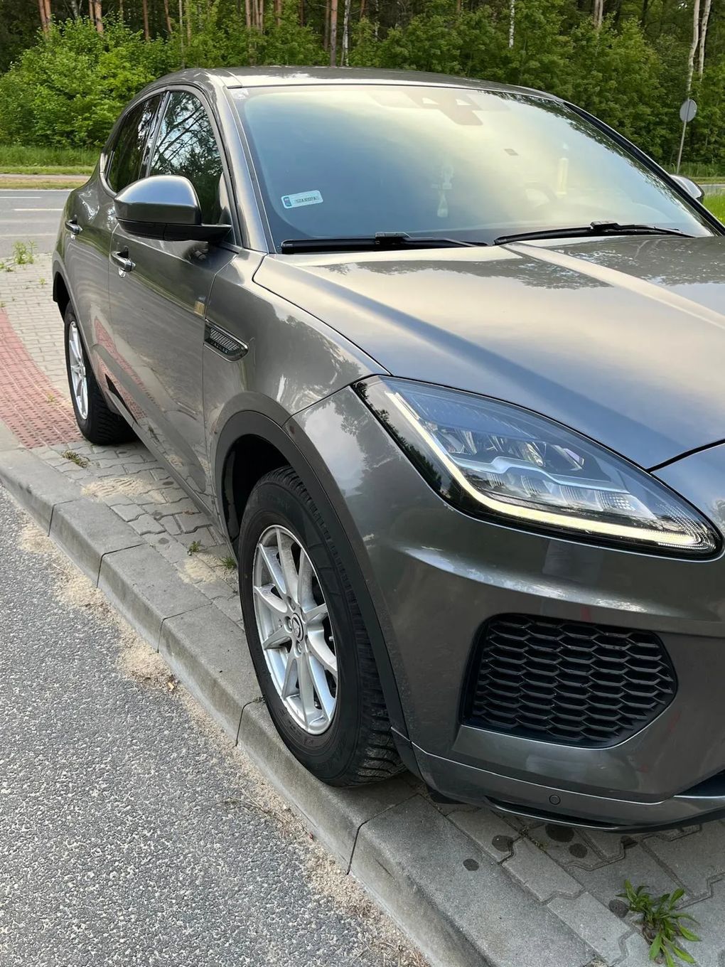 Jaguar E-Pace Pierwszy właściciel, napęd 4x4, niski przebieg 57 tyś bogate wyposażen