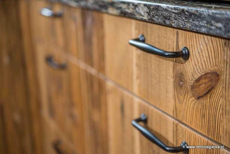 Fronty kuchenne ze starego drewna – usłojenie równoległe