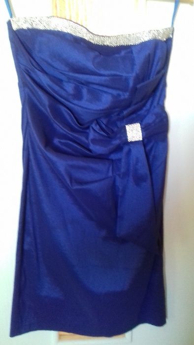 Sukienka koktajlowa.