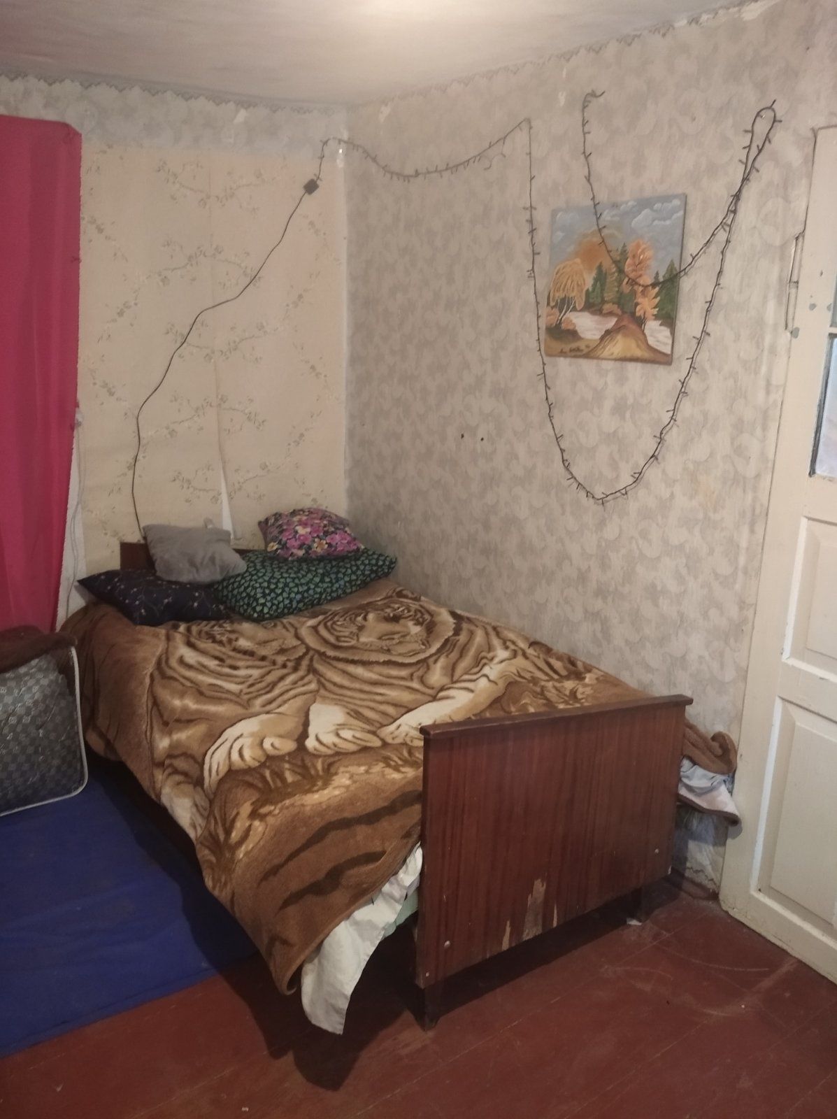 Продається будинок в містечку біля Сатанова,  село Юринці Шевченка 25.