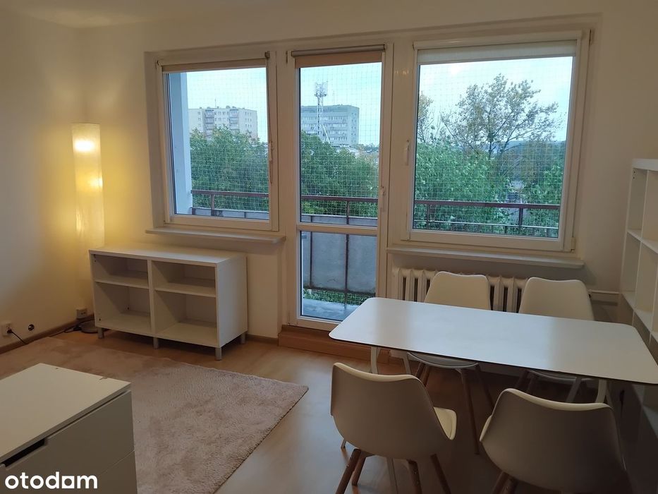 Trzypokojowe mieszkanie z dużym balkonem szuka najemcy