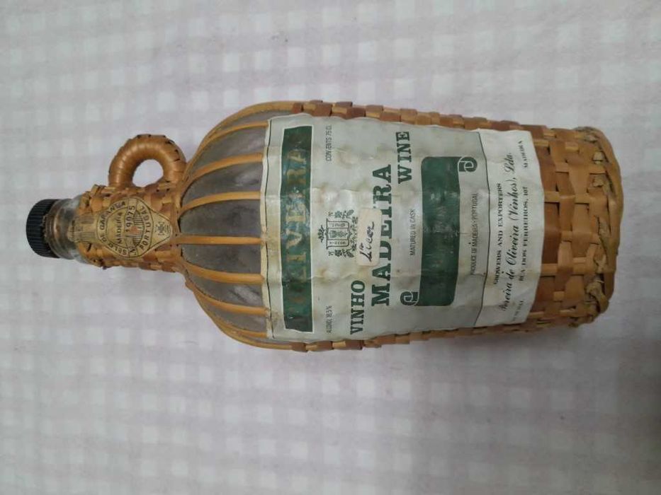 Garrafa de 75cl empalhada