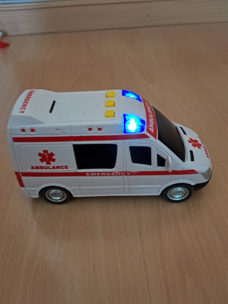 Ambulância, carro policia e helicóptero