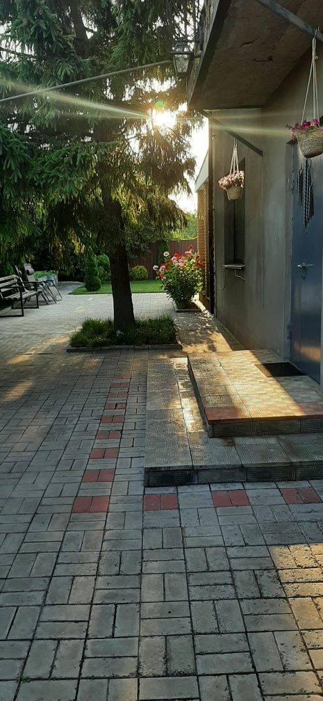 Продається затишний будинок