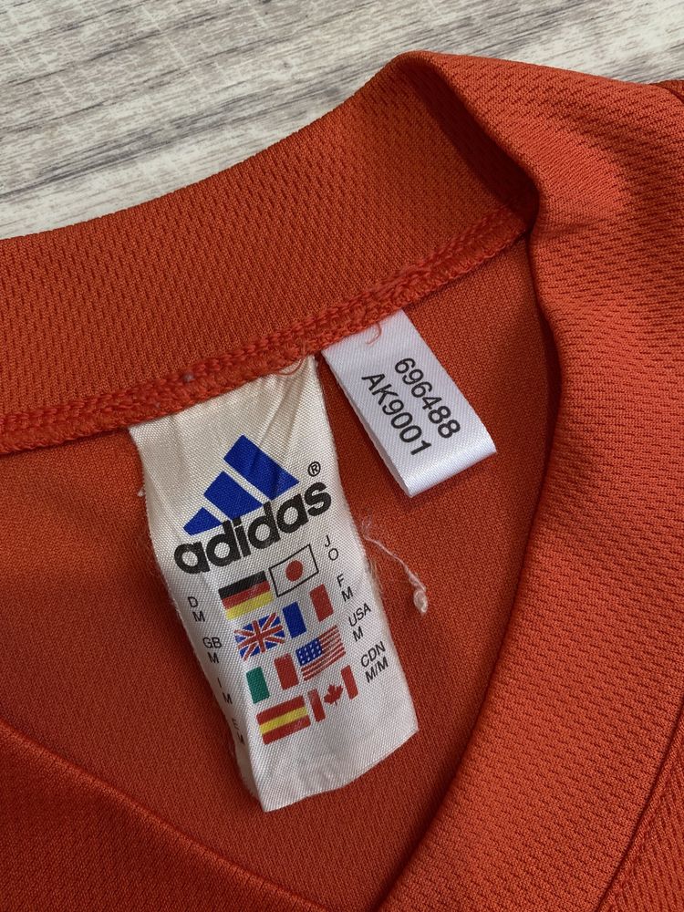 Вінтажна футболка від Adidas