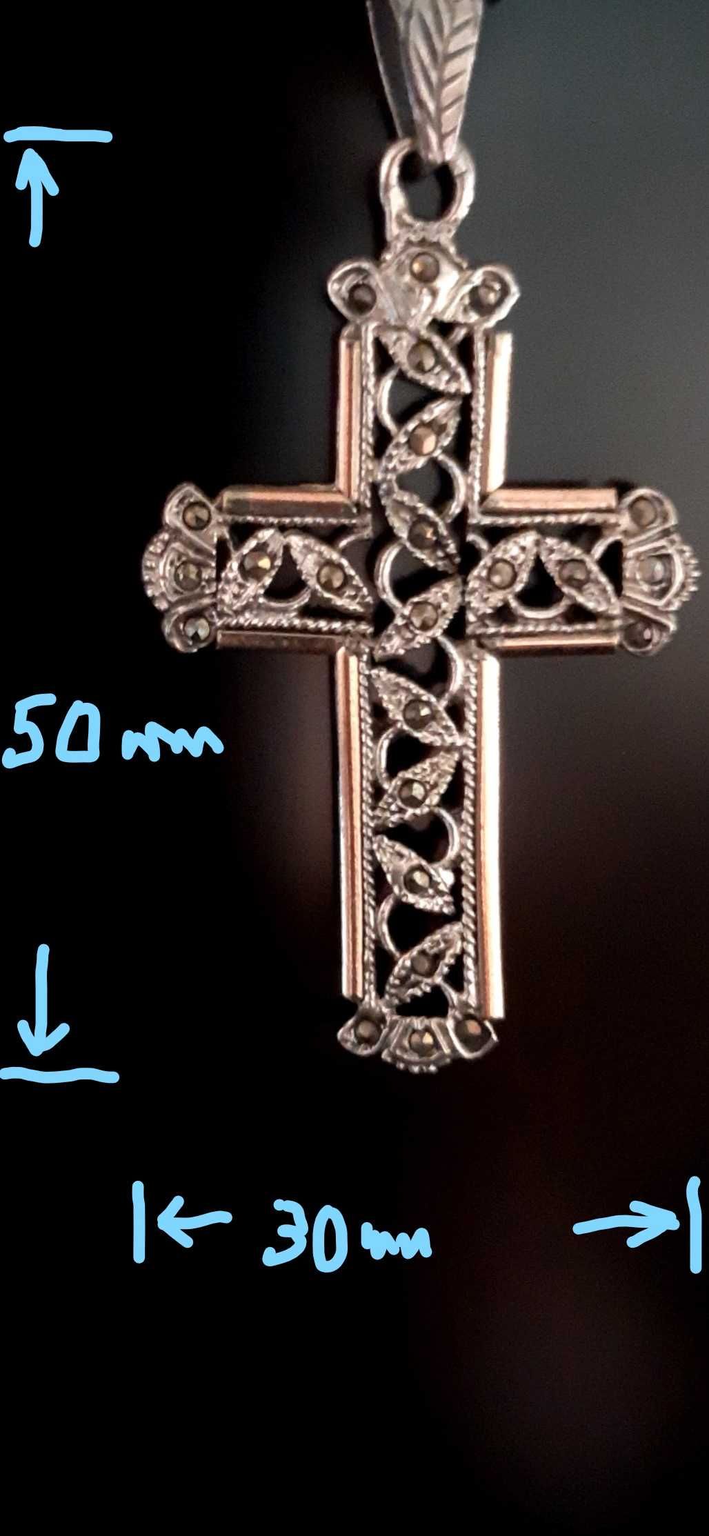 Crucifixo de prata e zircônias