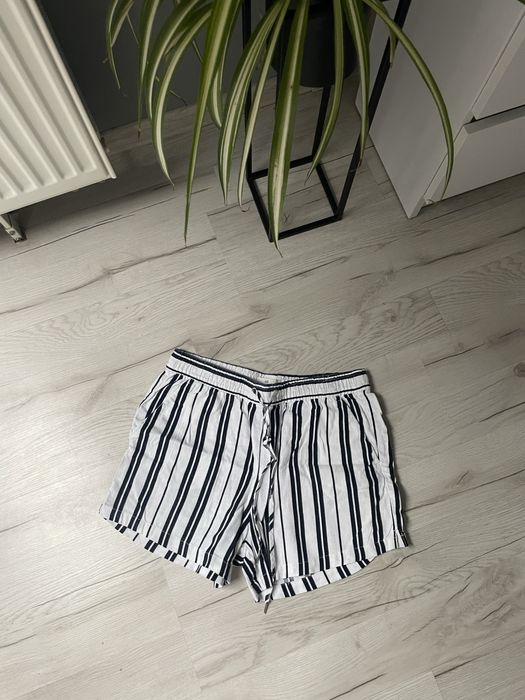 Spodenki damskie w paseczki 38