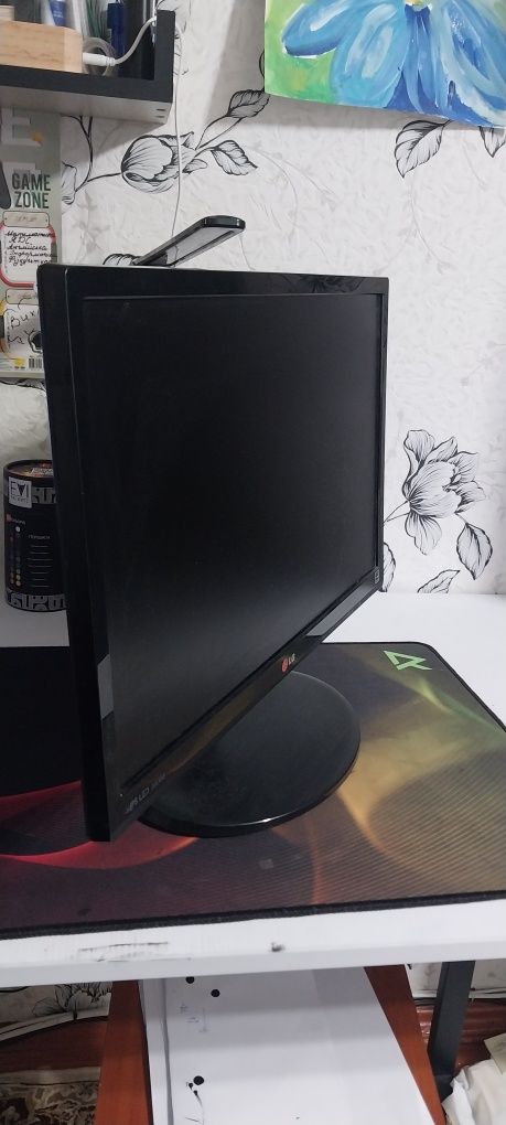 Монітор LG 22EA53