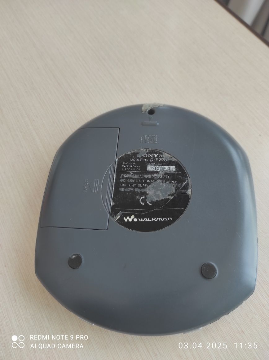 Sony Purple/Blue CD Walkman Player ESPMax [D-E220]