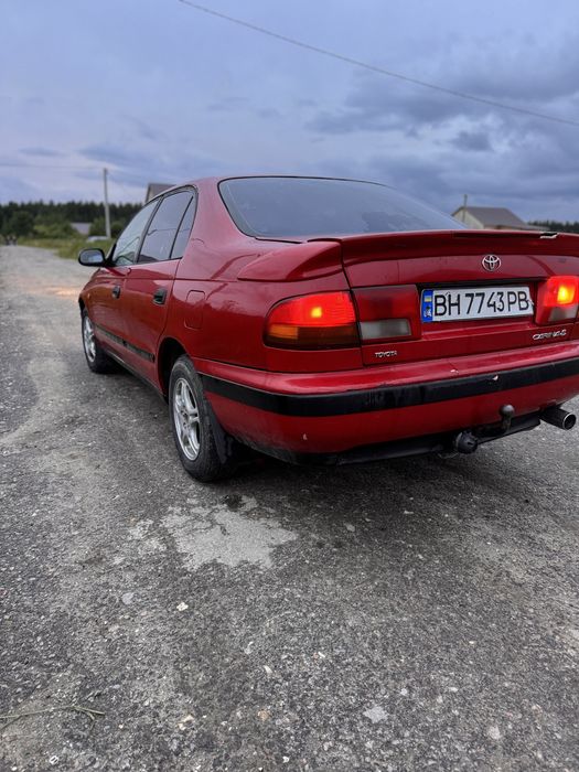 TOYOTA Karina e газ бензин на ходу