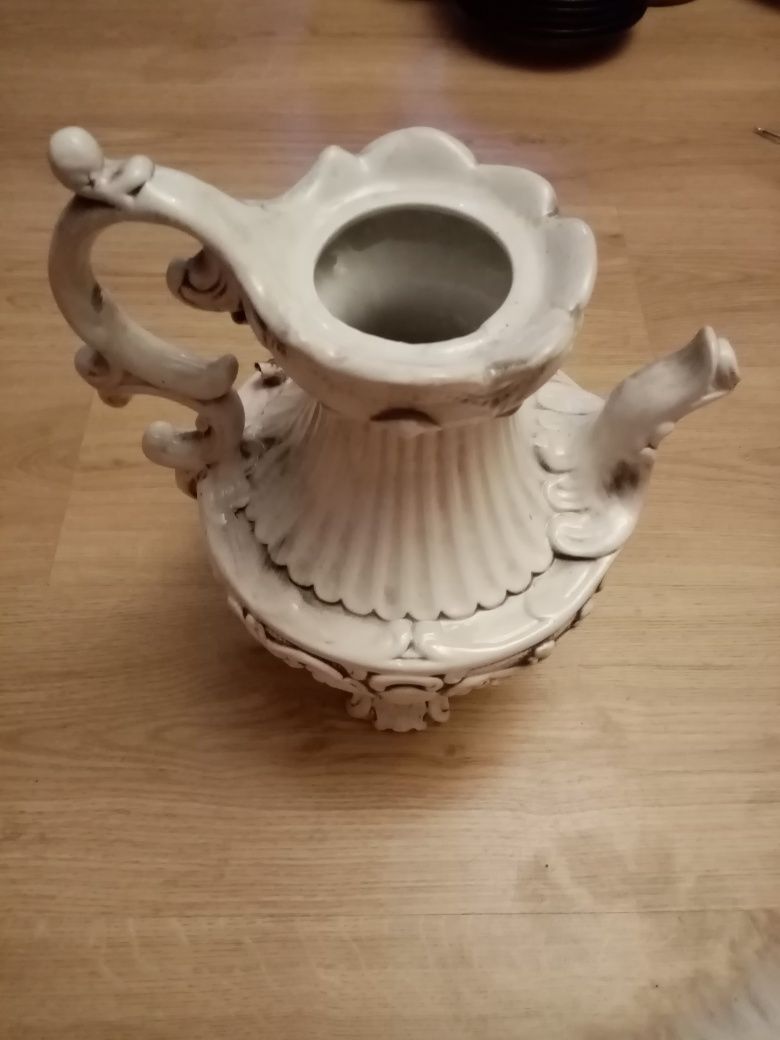 Duzy stary dzbanek porcelanowy