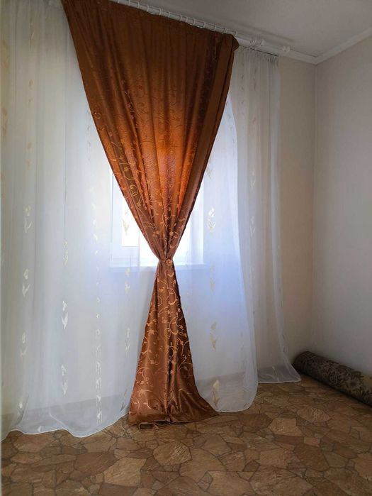 село Дачное, добротный дом 2 эт, 10 сот.  Рядом Нерубайское.