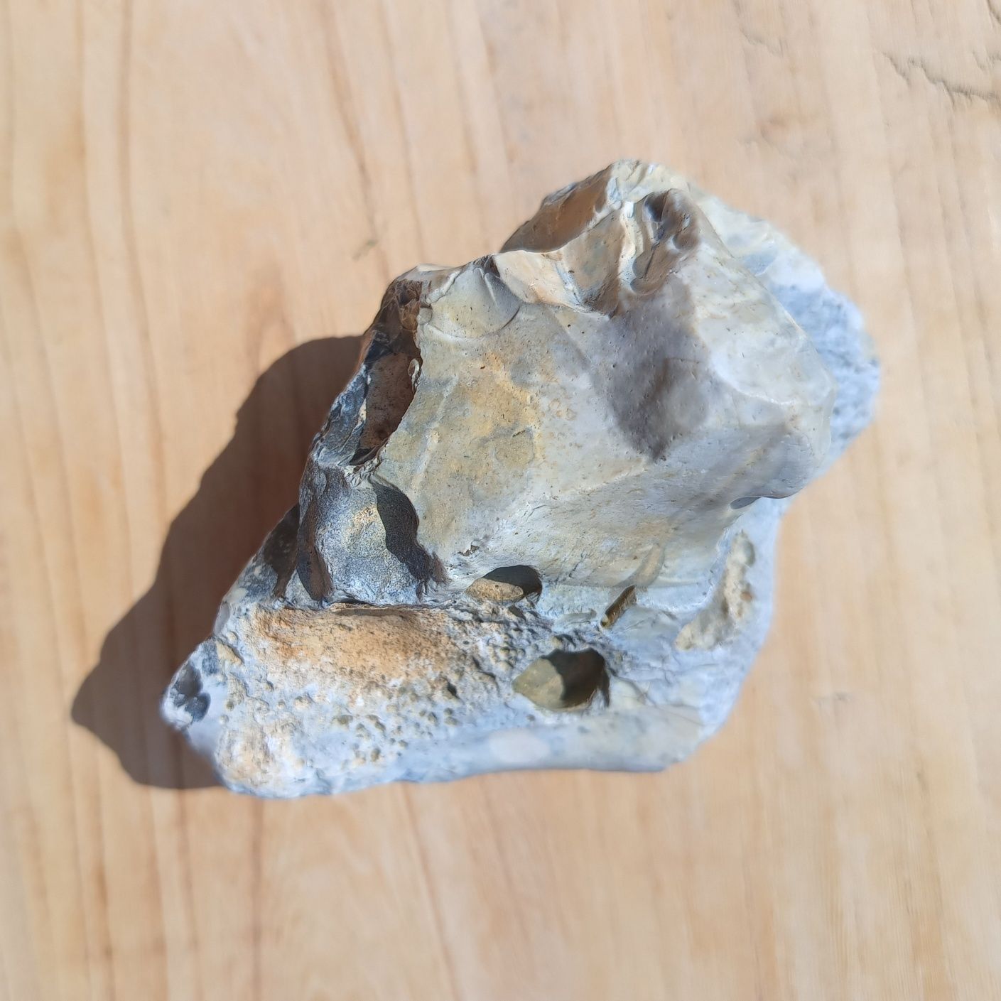 Duży krzemień ciekawy kształt waga 316 gram