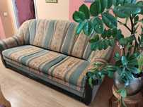 Rozkładana sofa, dwa fotele, 1 pufa