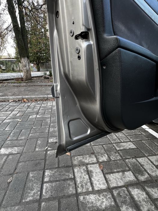 Пежо 407 2.0 бензин