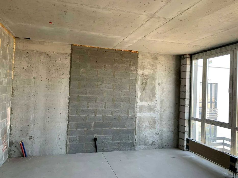 Продам  дворiняну 3-кімнатну квартиру  ЖК "Варшавський Плюс"