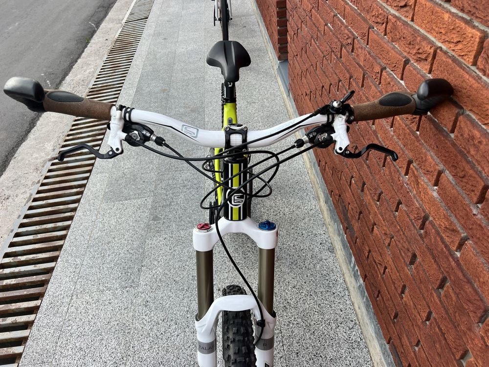 Двопідвіс Carbon Scott