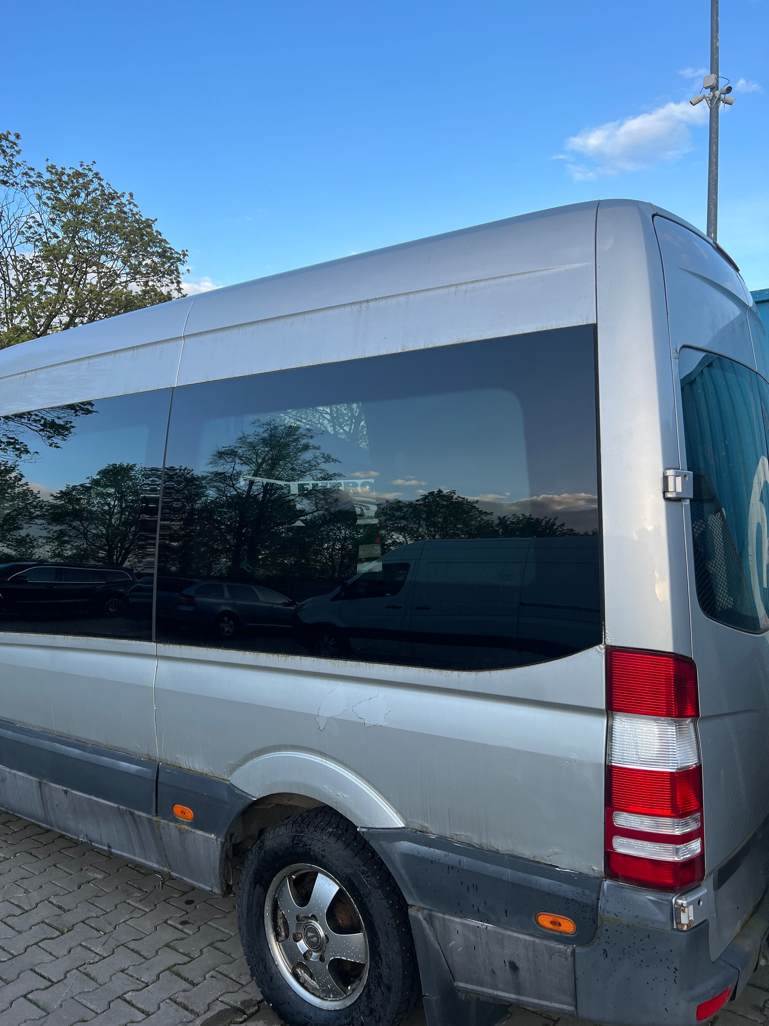 Mercedes sprinter autobus kamper szyba