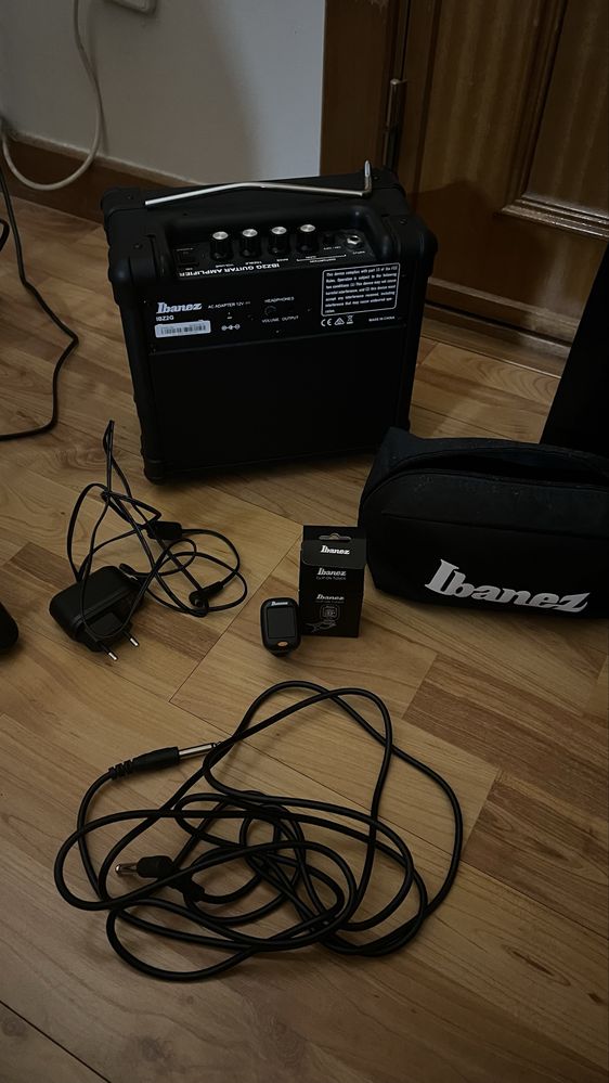 Guitarra Ibanez + Acessórios