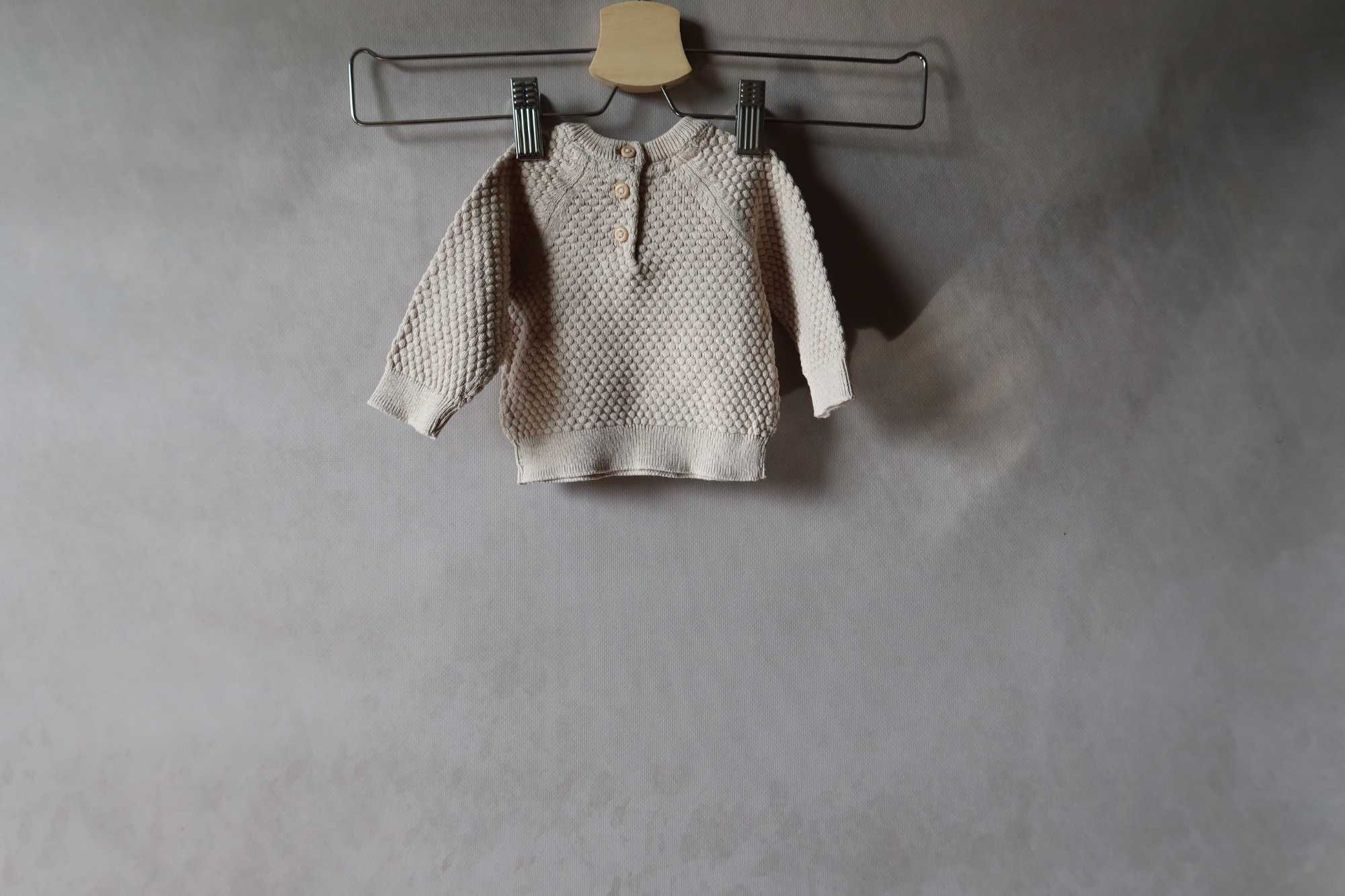 Sweterek 56 HM beżowy organic wyprawka wcześniak BOHO noworodek