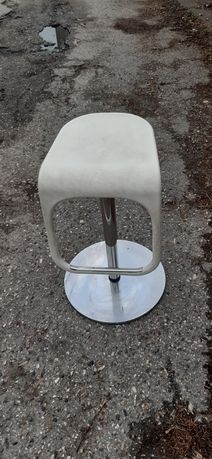 Krzesło/stołek z regulowaną wysokością