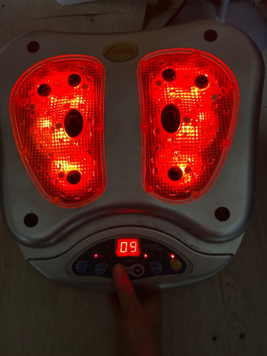 Масажер 12 режимів, таймер, рефлексотерапія