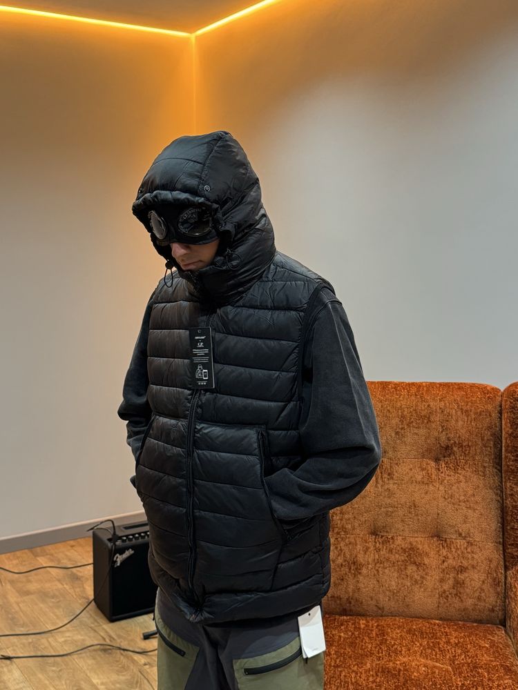 Жилетка/куртка cp company/сп компани/NEW/безрукавка