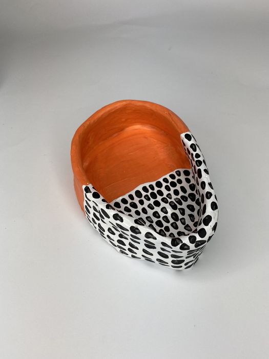 Pomarańczowa gliniana miseczka podstawek kropki ciapki boho minimalizm