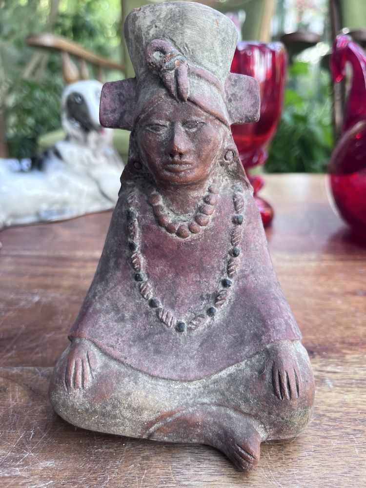 Ceramiczna figurka szamana kapłana Majów  Inków  Meksyk