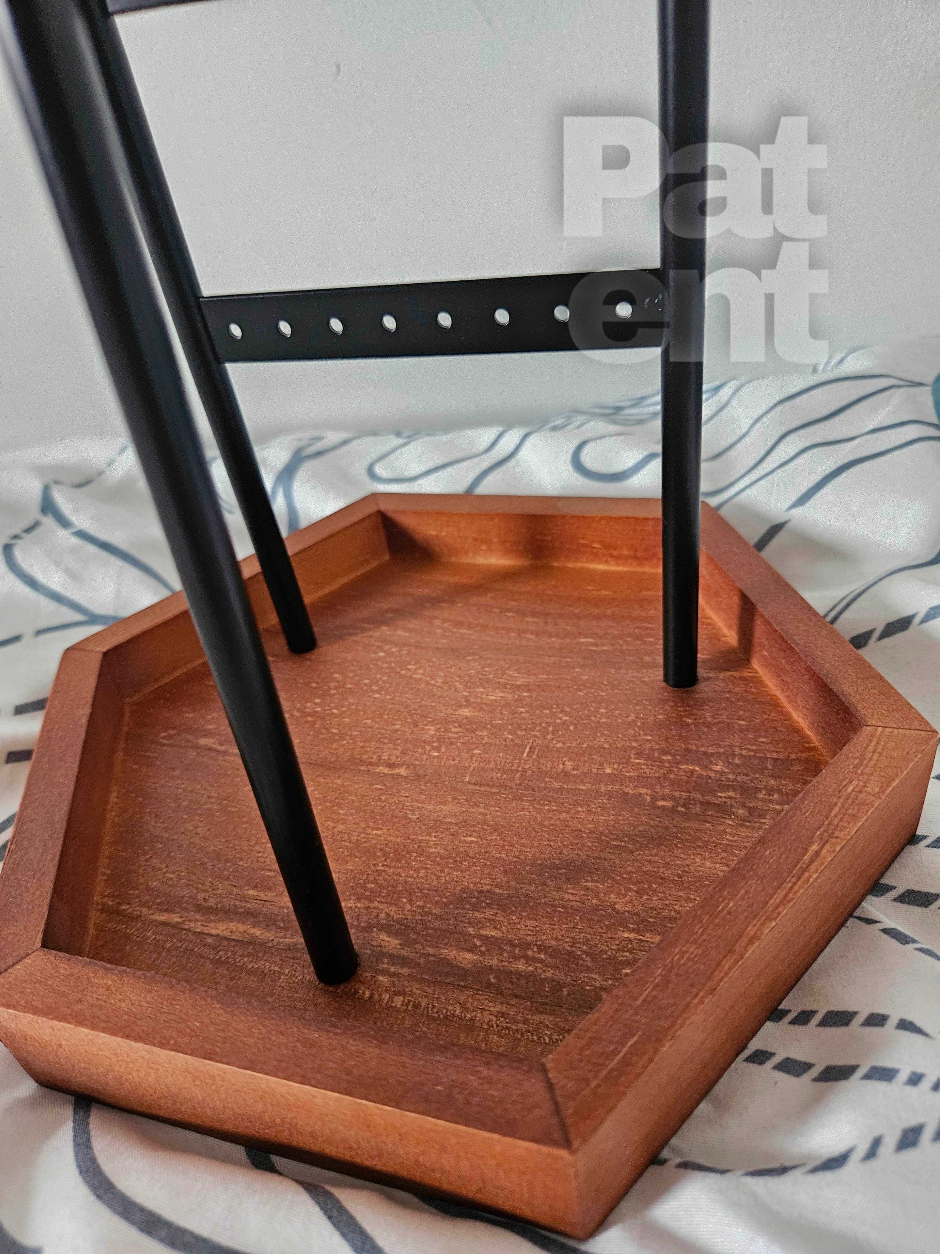 Szkatułka ekspozytor stojak na biżuterię pojemny z haczykami i loft