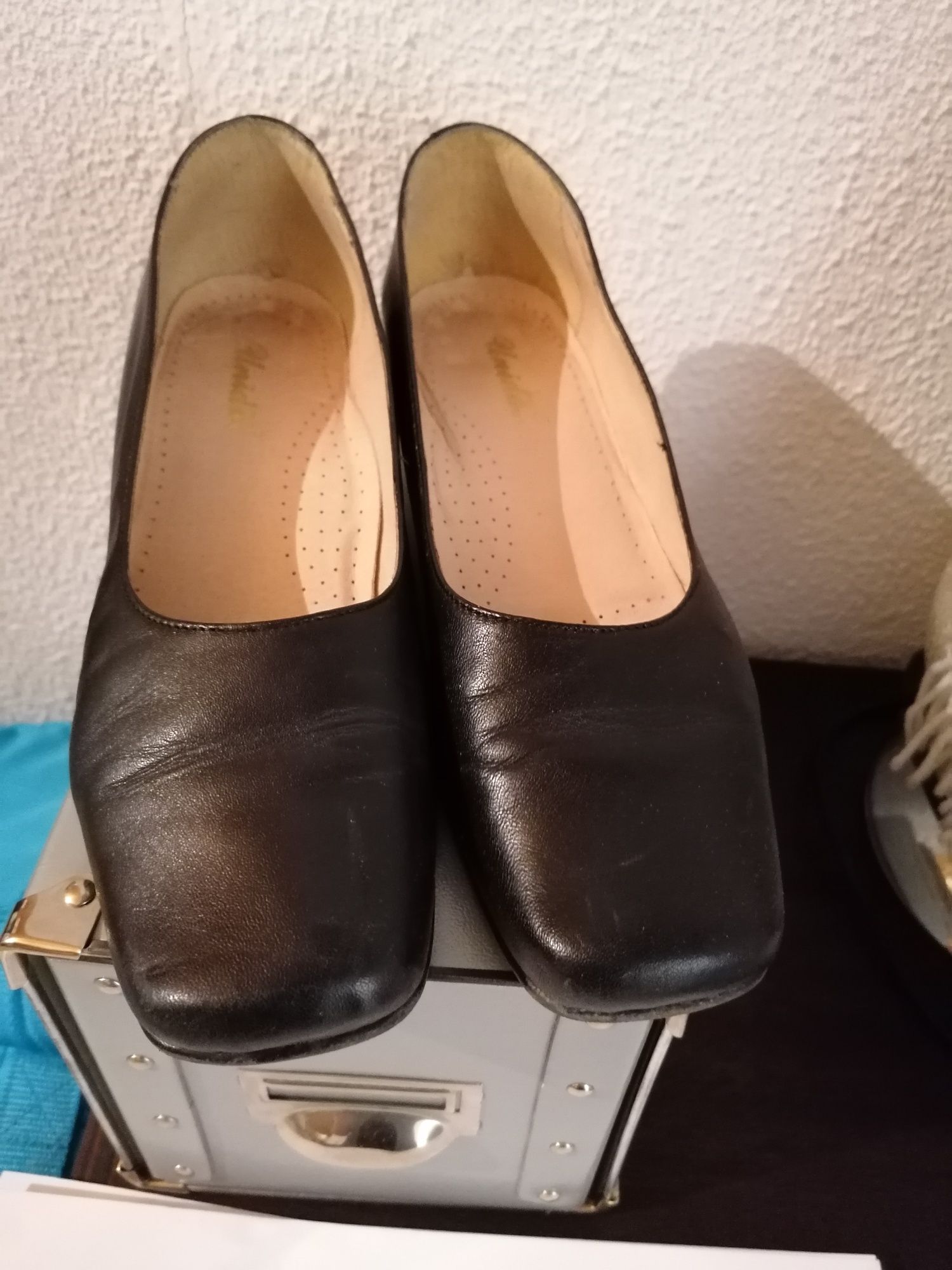 Sapatos de traje académico