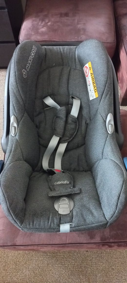 Fotelik samochodowy nosidełko Maxi Cosi Cabrio Fix
